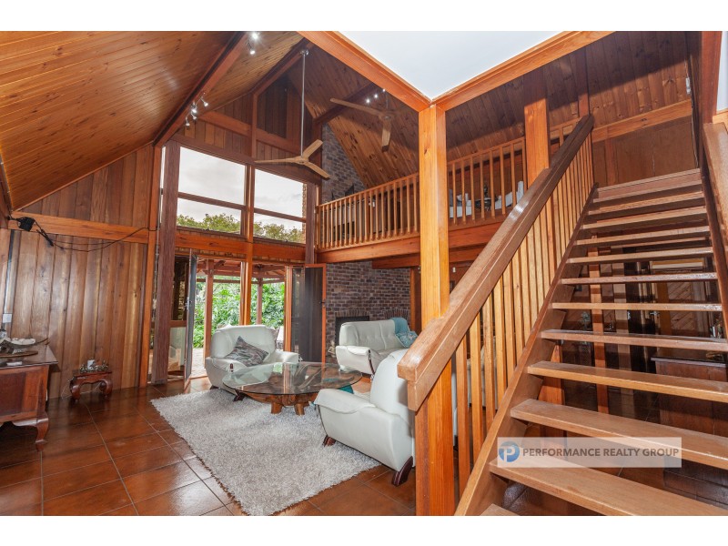 1 Langford Court, Mermaid Waters QLD 4218