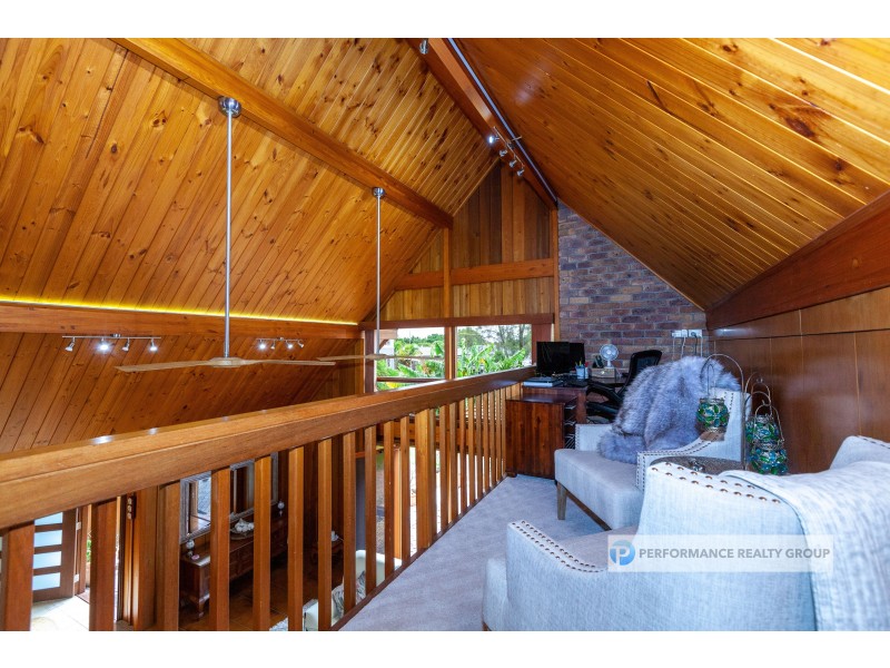 1 Langford Court, Mermaid Waters QLD 4218