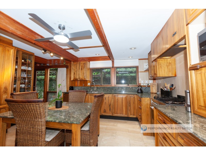 1 Langford Court, Mermaid Waters QLD 4218