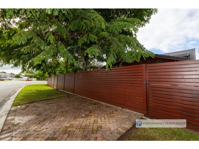 1 Langford Court, Mermaid Waters QLD 4218