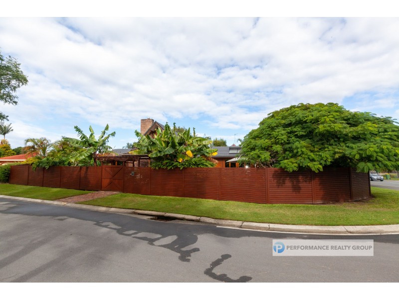 1 Langford Court, Mermaid Waters QLD 4218
