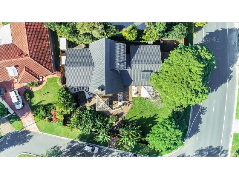 1 Langford Court, Mermaid Waters QLD 4218