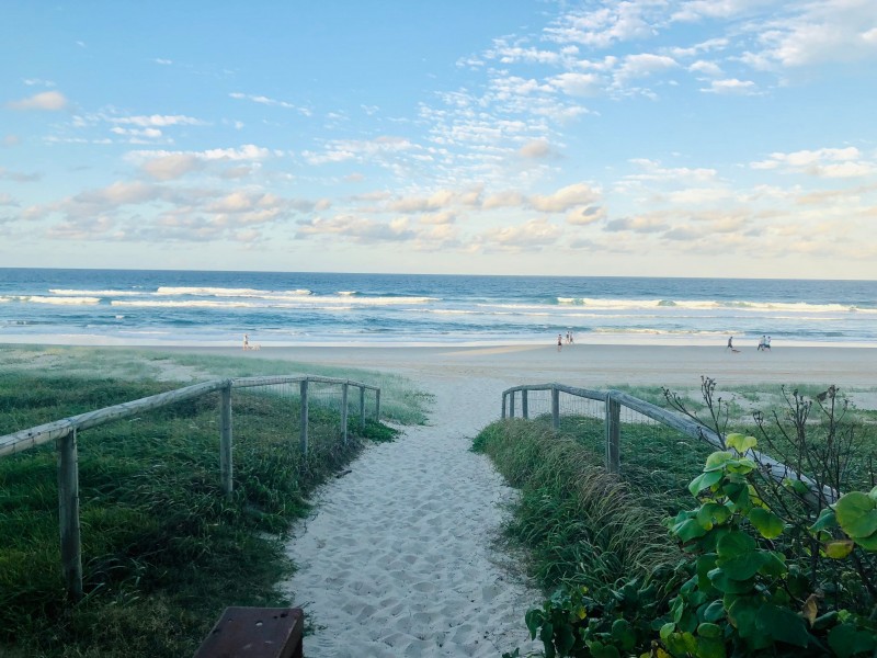 2/42 Peerless Avenue, Mermaid Beach QLD 4218