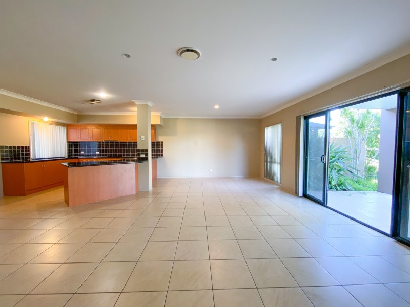 14/145 Palm Meadows Drive, Carrara QLD 4211