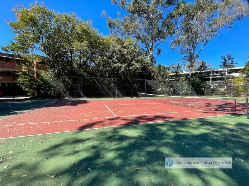 10/26 Holland Court, Broadbeach Waters QLD 4218