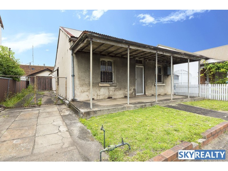 13 Woodville Road, Granville NSW 2142