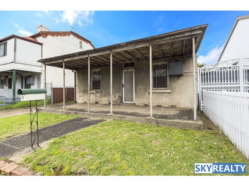13 Woodville Road, Granville NSW 2142