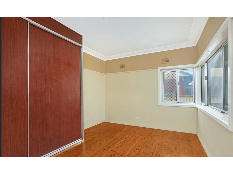 38 Woodville Road, Granville NSW 2142