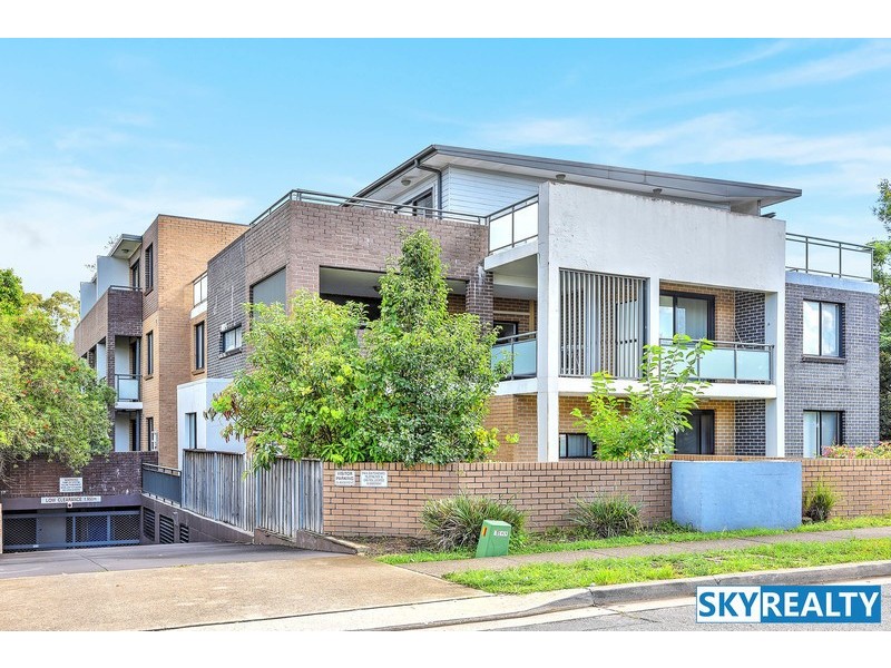 8/213 William Street, Granville NSW 2142