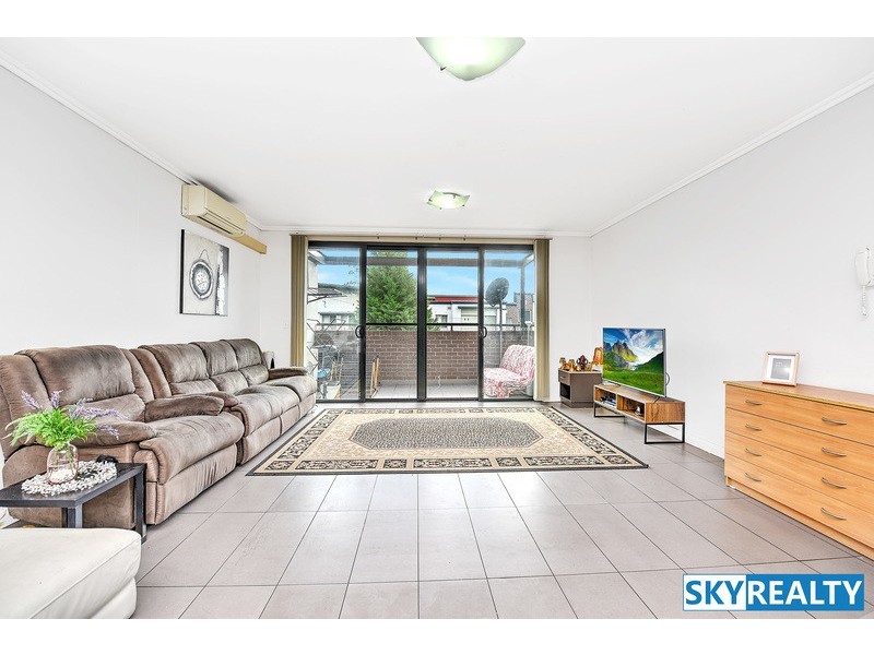 8/213 William Street, Granville NSW 2142