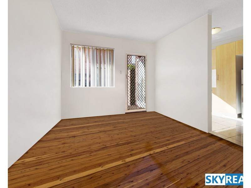 9/27 Military Road, Merrylands NSW 2160