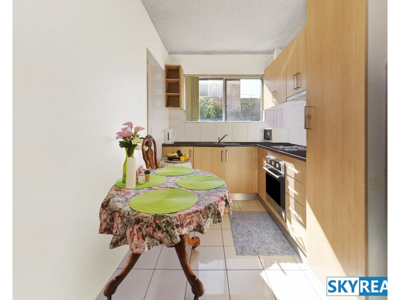 9/27 Military Road, Merrylands NSW 2160