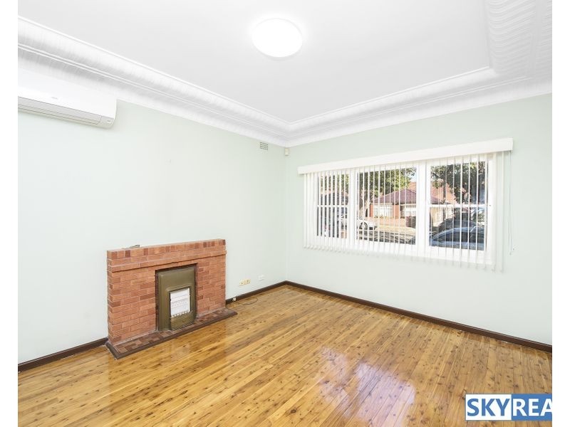 122 Caroline Street, Kingsgrove NSW 2208