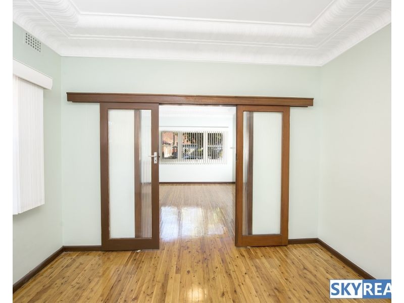 122 Caroline Street, Kingsgrove NSW 2208