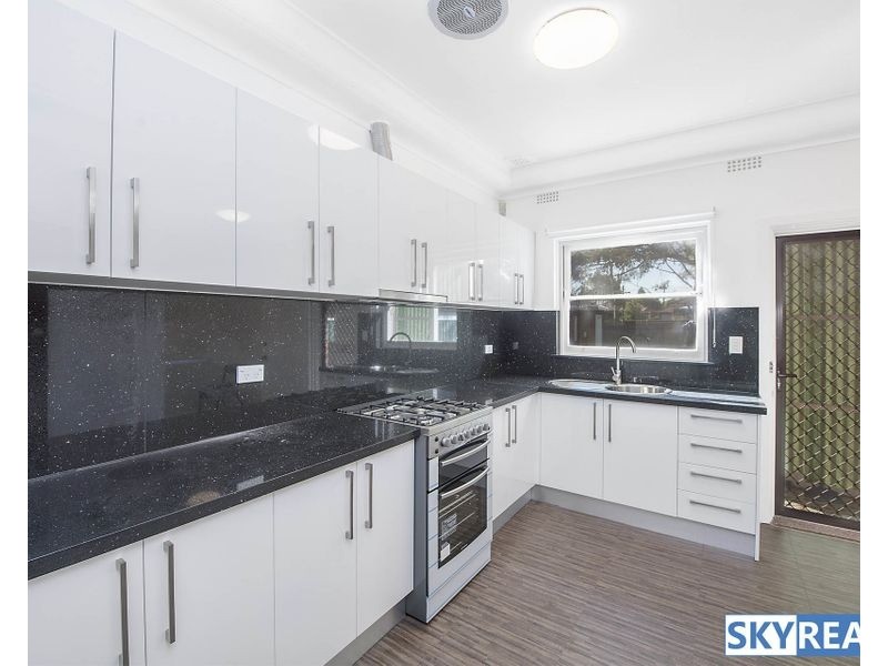 122 Caroline Street, Kingsgrove NSW 2208