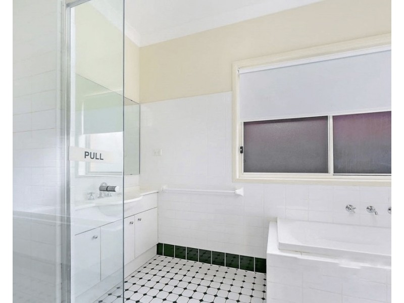 10A Barangaroo Road, Toongabbie NSW 2146