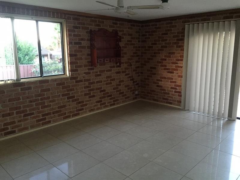 7 Maxwell Street, Macquarie Fields NSW 2564