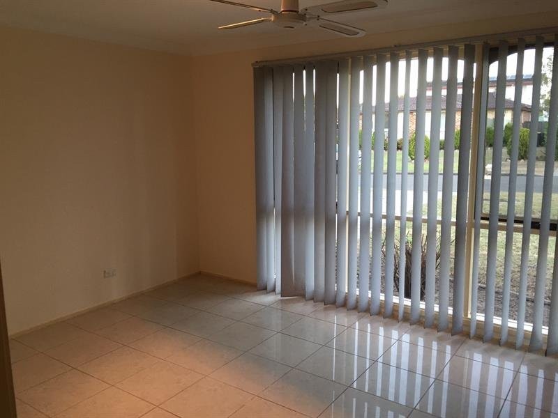 7 Maxwell Street, Macquarie Fields NSW 2564