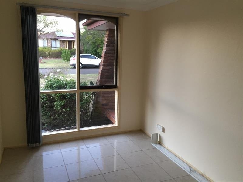 7 Maxwell Street, Macquarie Fields NSW 2564