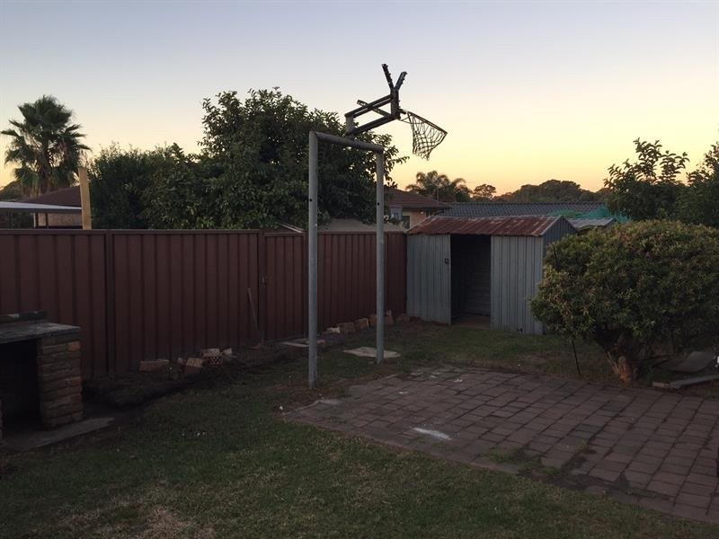 7 Maxwell Street, Macquarie Fields NSW 2564