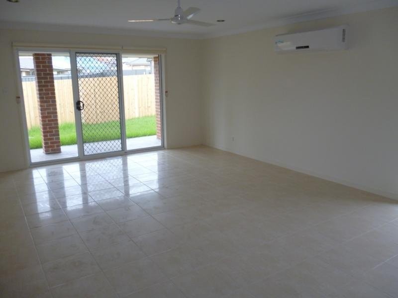 14 Tall Trees Drive, Glenmore Park NSW 2745