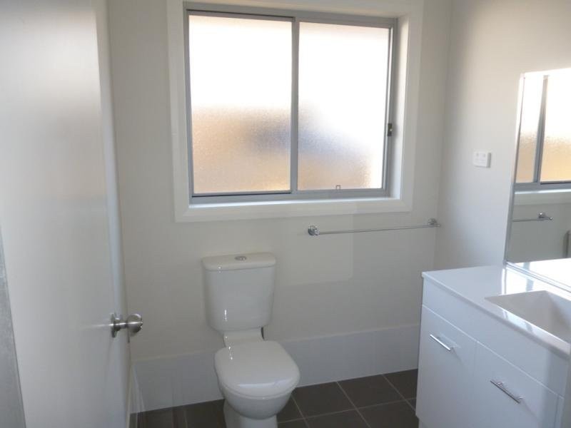 27 Young Circuit, Elderslie NSW 2570