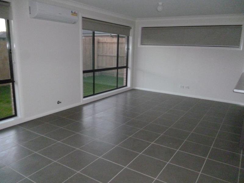 17B Dewpoint Drive, Spring Farm NSW 2570