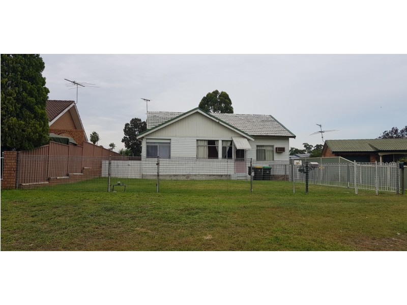 18A Fraser Street, Macquarie Fields NSW 2564