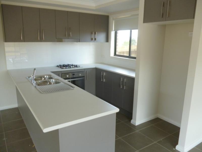 44 Asimus Circuit, Elderslie NSW 2570