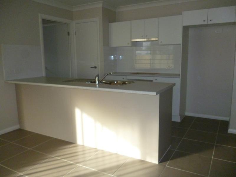 11 Loch Avenue, Glenmore Park NSW 2745