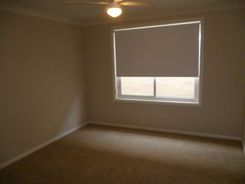 11 Loch Avenue, Glenmore Park NSW 2745