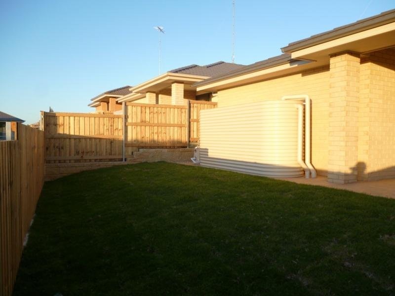 27 Blue View Terrace, Glenmore Park NSW 2745