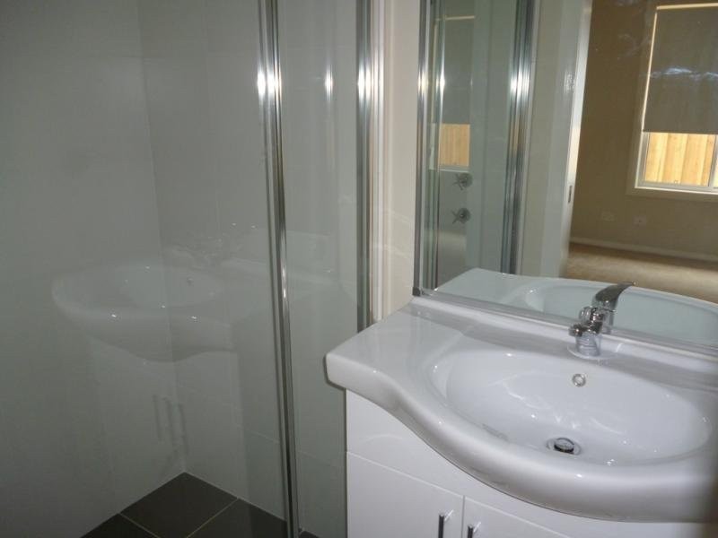 5 McGuire Crescent, Ingleburn NSW 2565