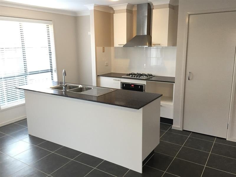 6 Wattleridge Crescent, Kellyville NSW 2155