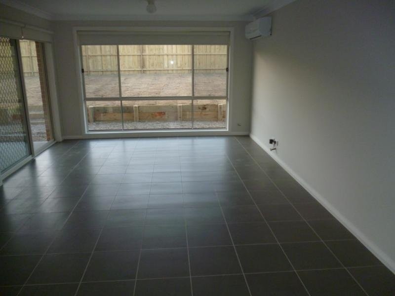 22 Young Circuit, Elderslie NSW 2570