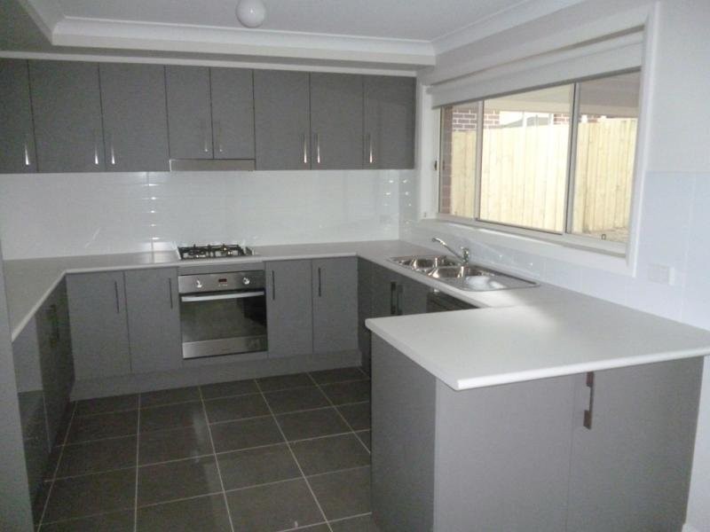 22 Young Circuit, Elderslie NSW 2570