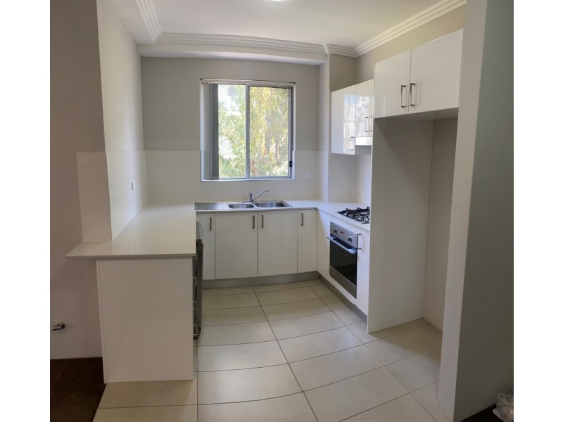 10/45 Santana Road, Campbelltown NSW 2560