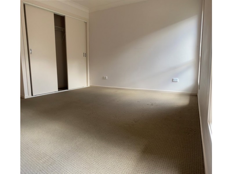 1 Blue View Terrace, Glenmore Park NSW 2745