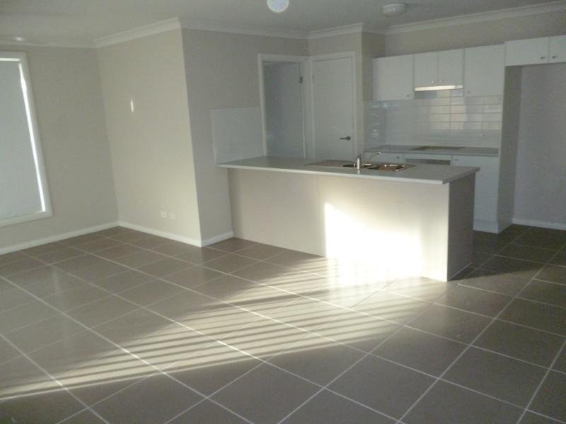 11 Loch Avenue, Glenmore Park NSW 2745