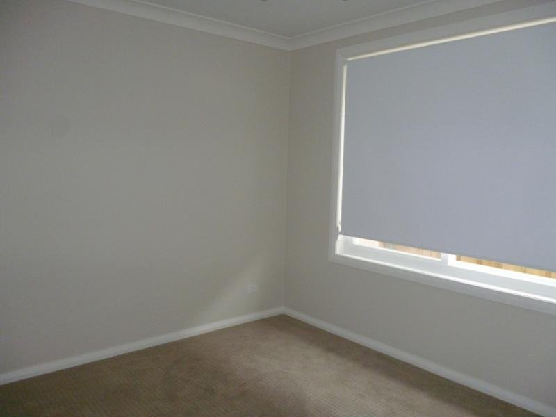 11 Loch Avenue, Glenmore Park NSW 2745