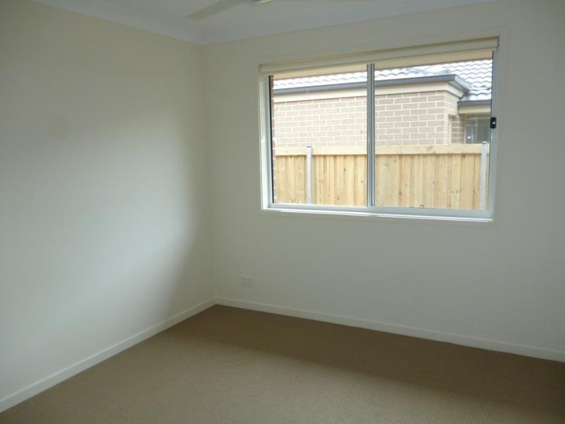 14 Tall Trees Drive, Glenmore Park NSW 2745