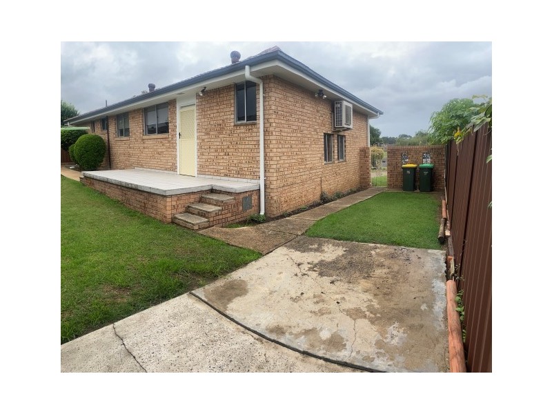 32 Fraser Street, Macquarie Fields NSW 2564