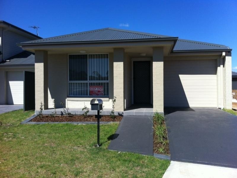 37 Finsbury Circuit, Ropes Crossing NSW 2760