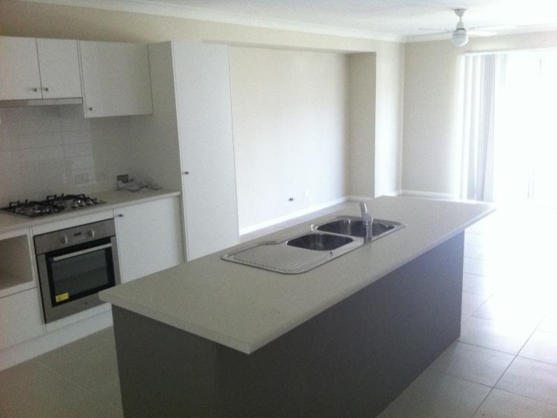 37 Finsbury Circuit, Ropes Crossing NSW 2760