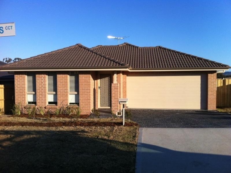 31 Young Circuit, Elderslie NSW 2570