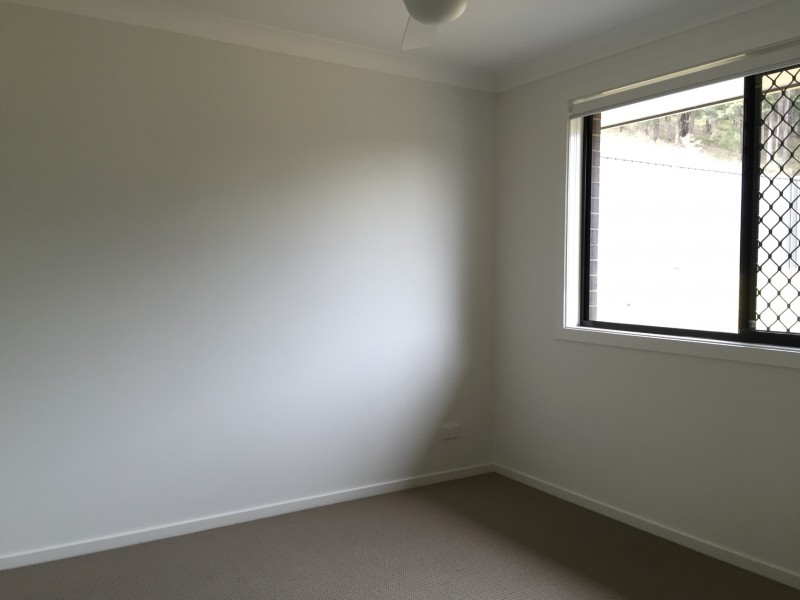 52 Floresta Crescent, Cameron Park NSW 2285