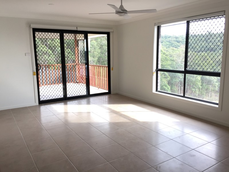 52 Floresta Crescent, Cameron Park NSW 2285