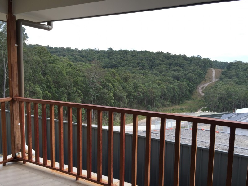 52 Floresta Crescent, Cameron Park NSW 2285