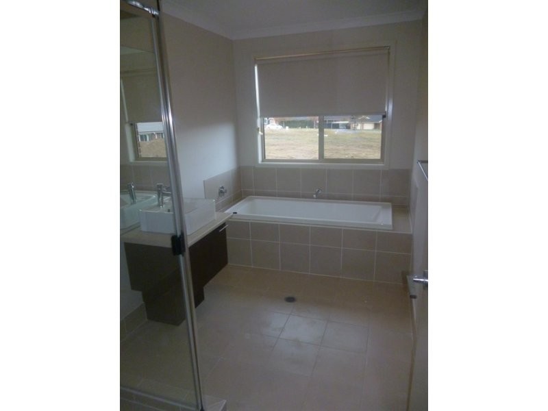 5 Ascot Drive, Currans Hill NSW 2567