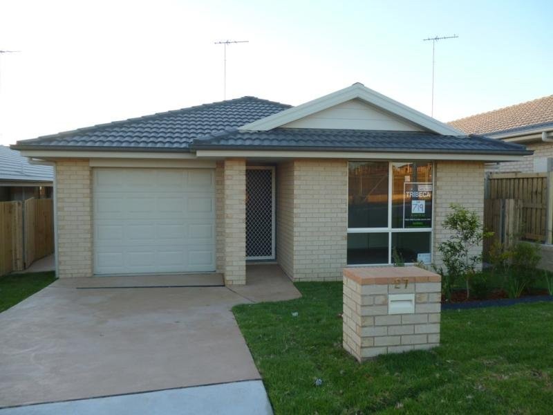 27 Blue View Terrace, Glenmore Park NSW 2745